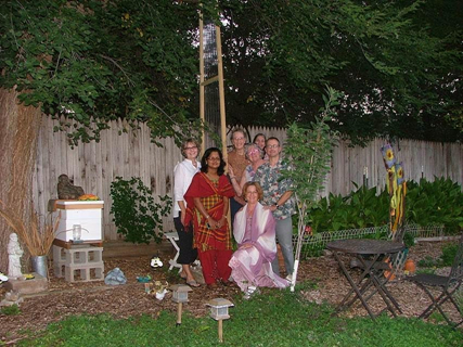 Satsang chanting Lokah for bees